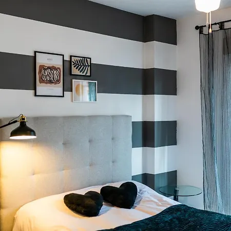 Capital Next To Albaicin, Free Parking